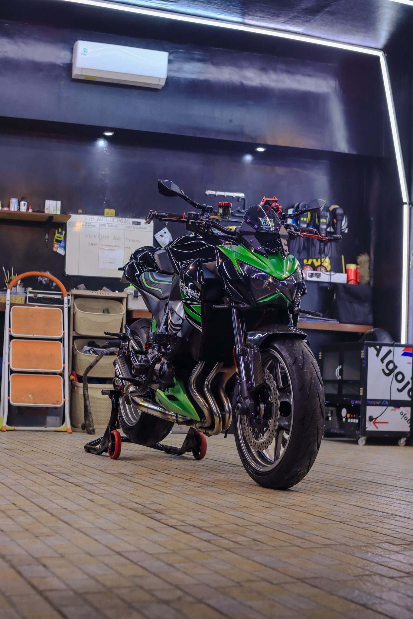 KAWASAKI Z800 2014 FULLPAPER.