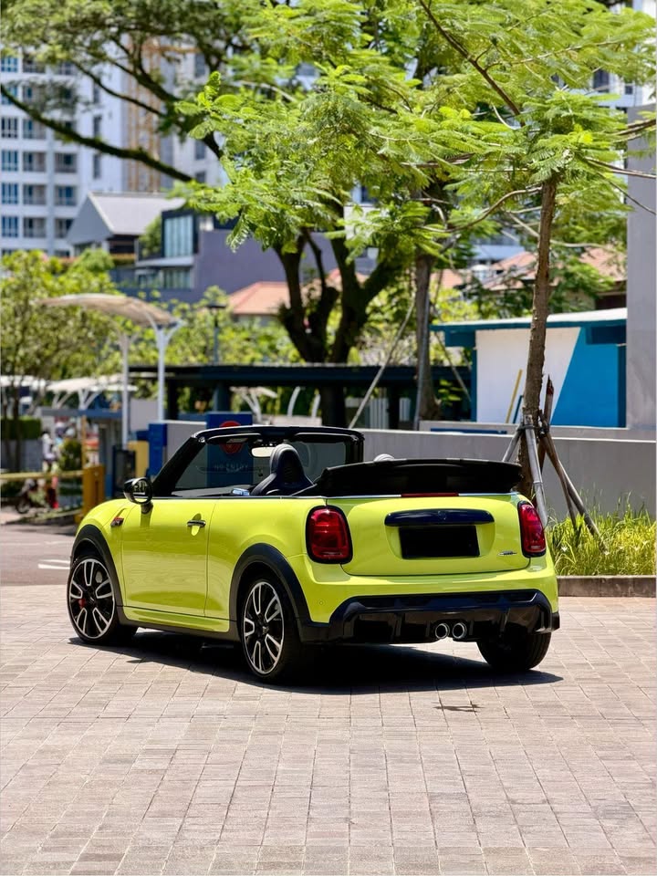 MINI COOPER 2.0L JCW (John Cooper Works)