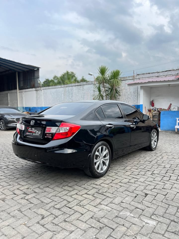 Honda Civic 2.0 A/T Hitam 2012