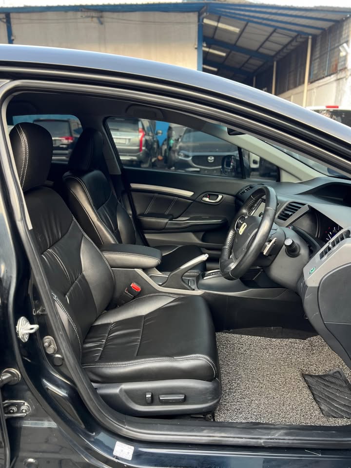 Honda Civic 2.0 A/T Hitam 2012