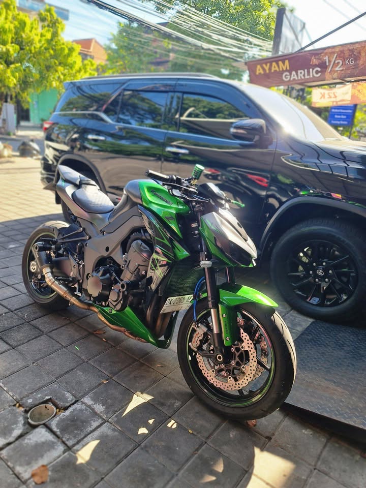 Kawasaki z1000 zugomi