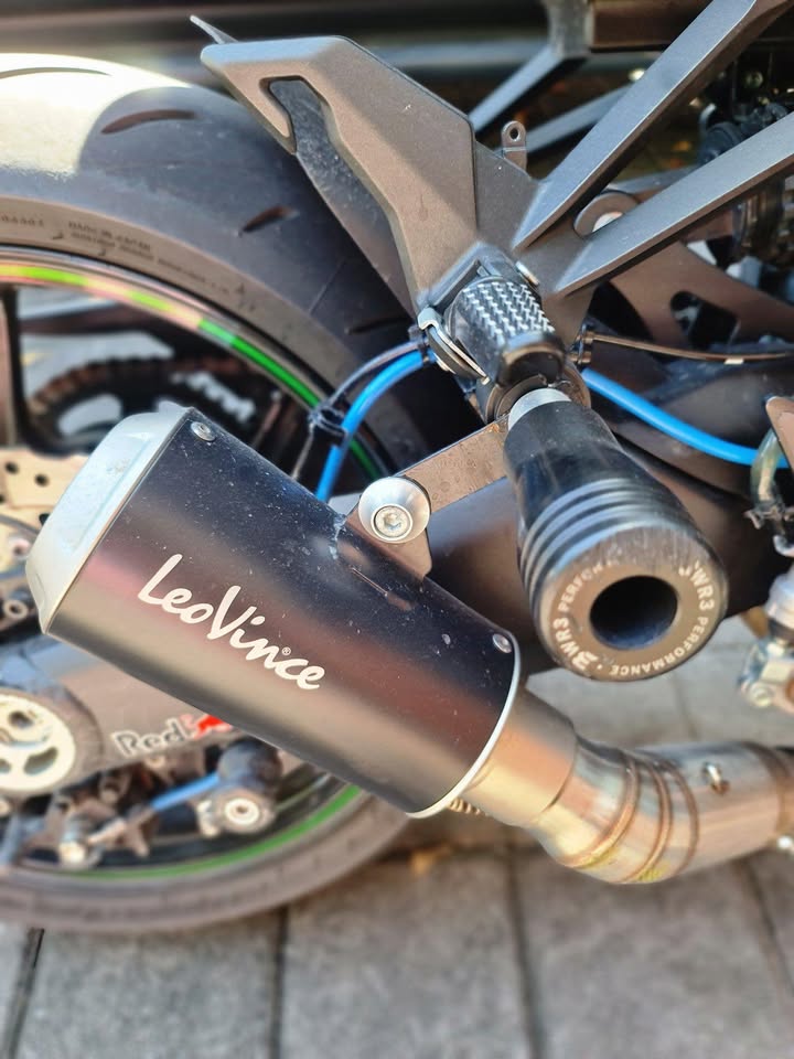 Kawasaki z1000 zugomi