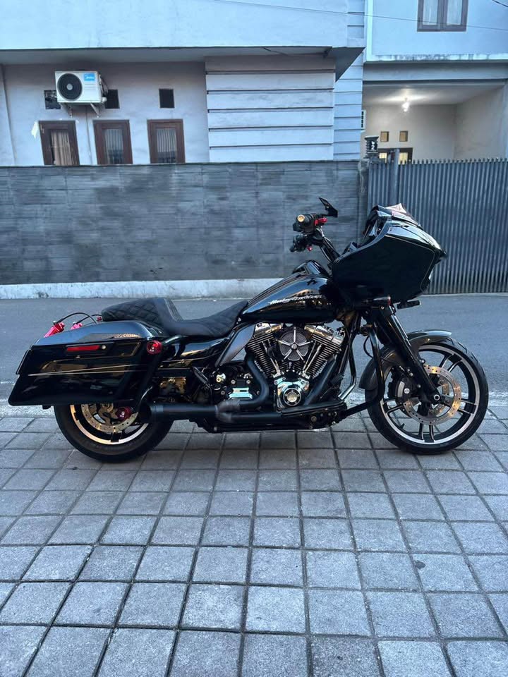 ROAD GLIDE SPECIAL RUSHMORE 2016