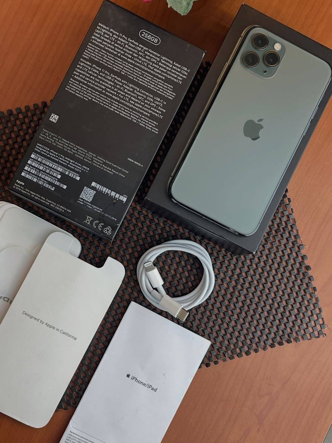 iPhone 11 Pro ( Midnight Green) Resmi iBox
