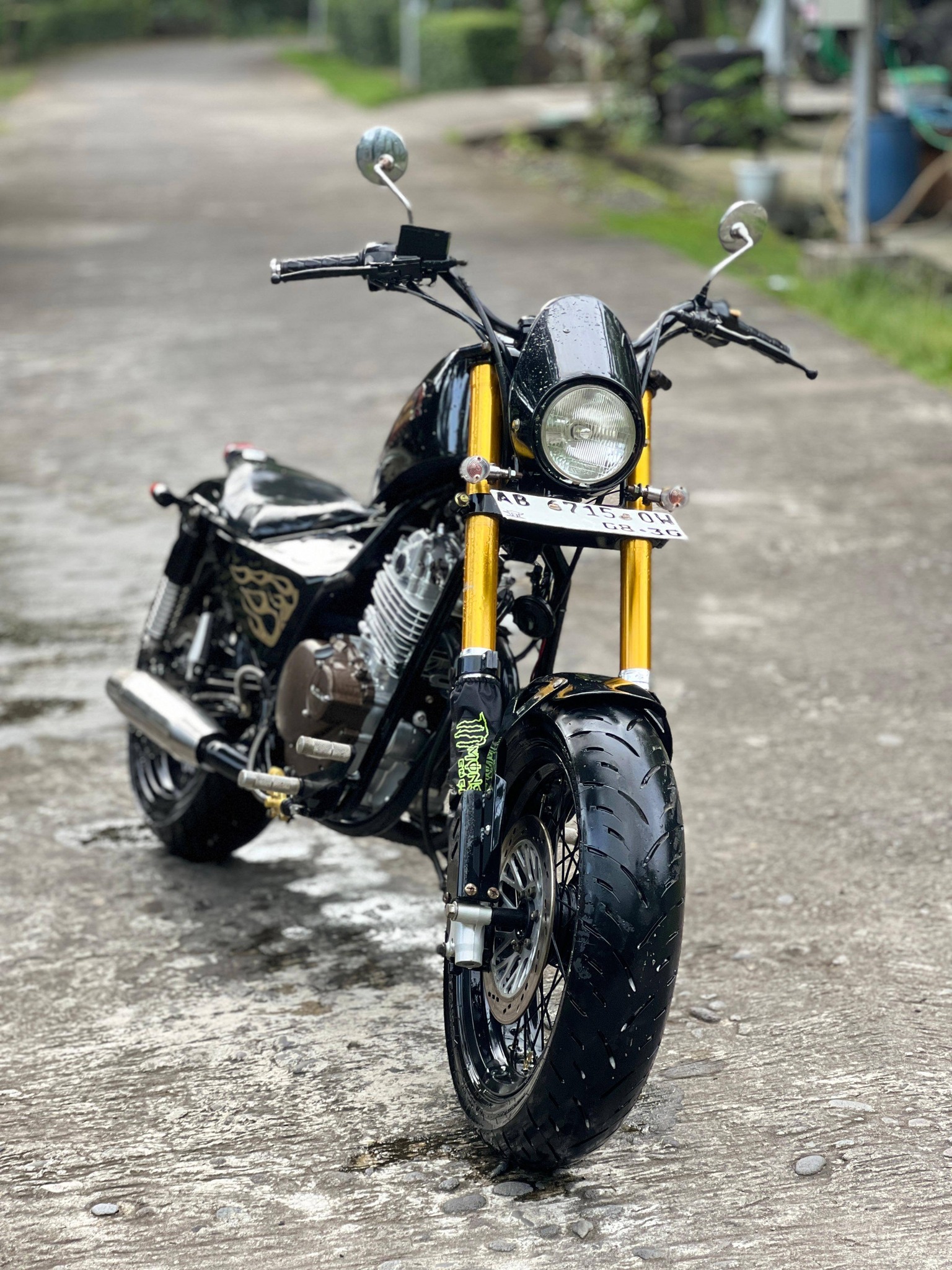 motor Custom super Bobber basic Suzuki GSX 250 CC