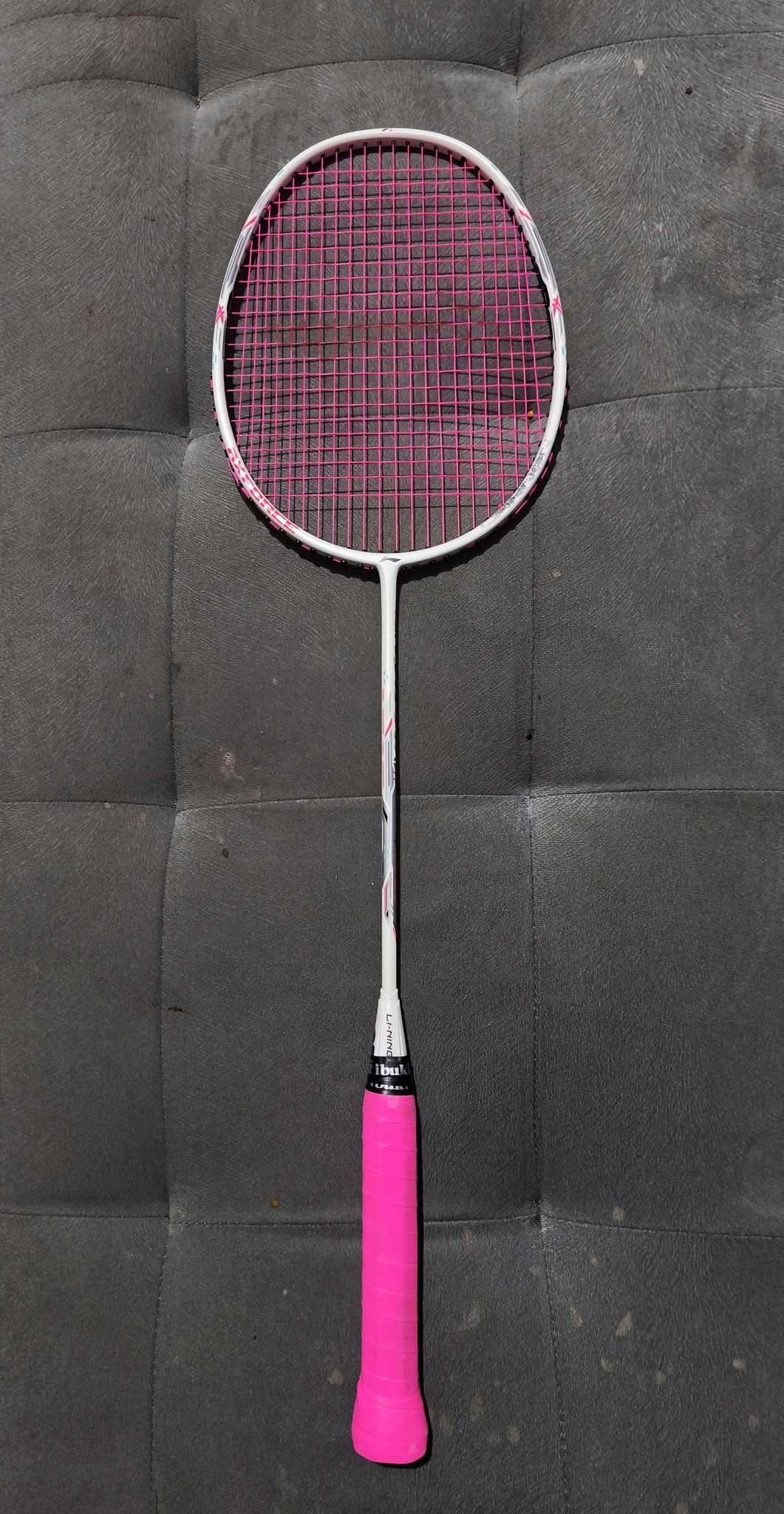 JUAL RAKET BADMINTON ORIGINAL – SIAP GAS, TARIKAN ENAK!