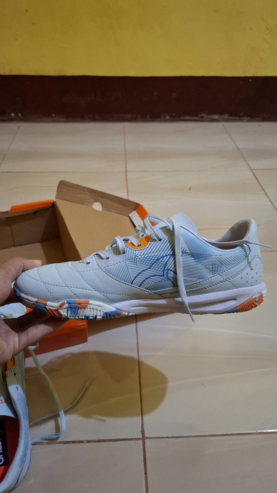 Sepatu Futsal Original Size 43 – Baru 1x Pakai, Mulus Like New