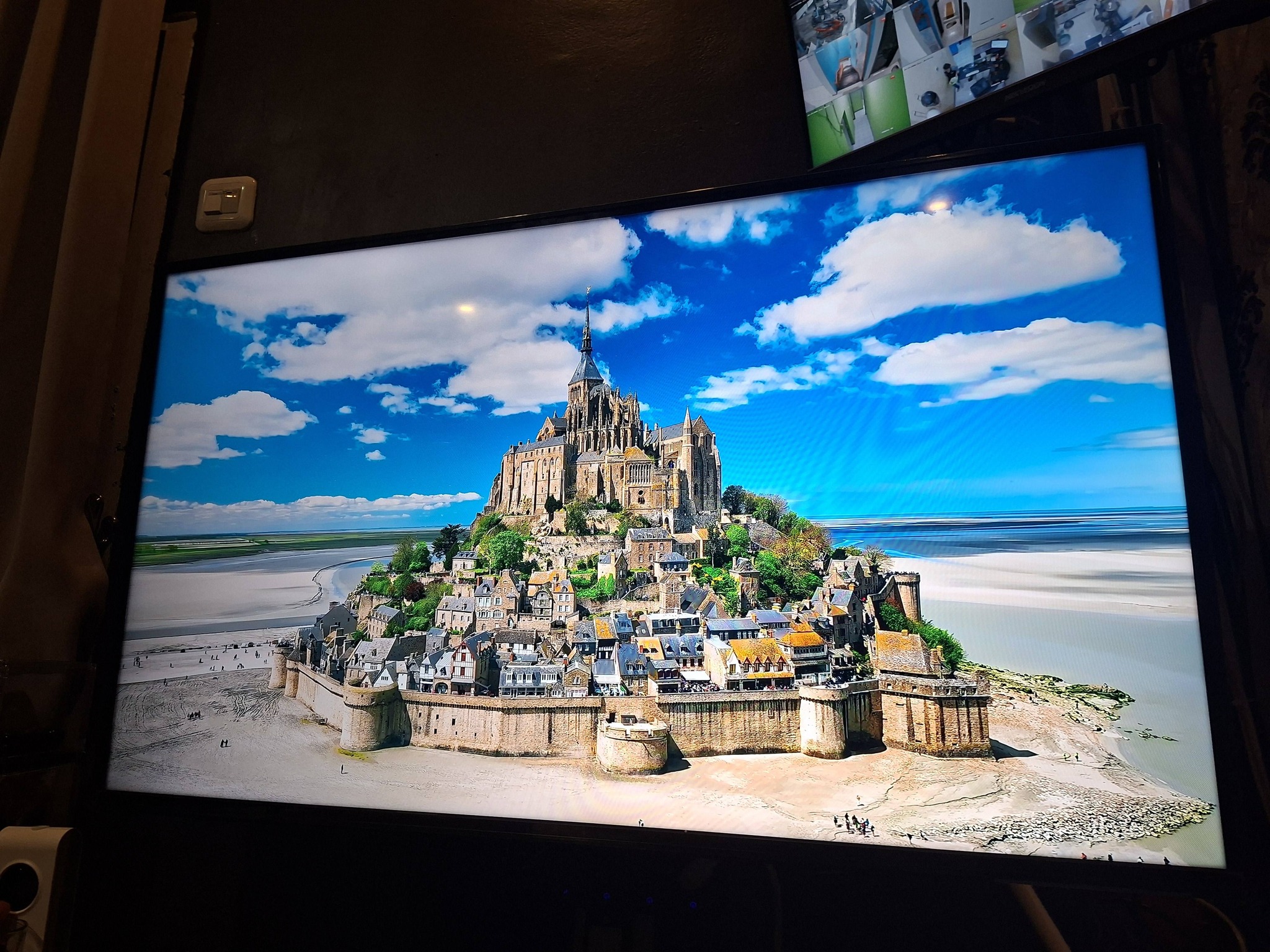DIJUAL SMART TV LG 43” UHD 4K LIKE NEW – FULLSET, GARANSI PANJANG!