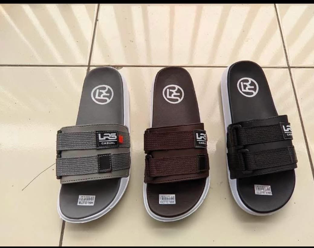 Sandal Slop Pylon Original Brand Lokal – Kuat, Nyaman & Siap Dipakai Harian