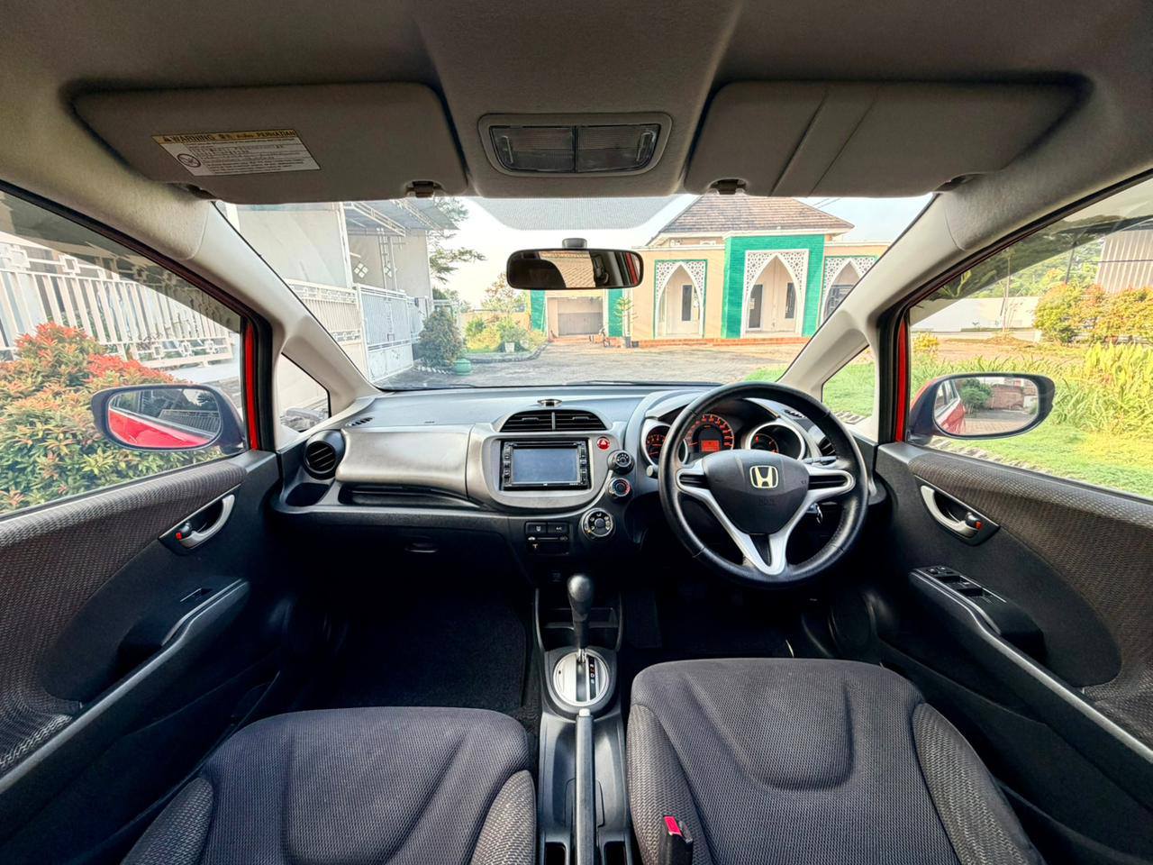 DIJUAL HONDA JAZZ RS 2012 MATIC MMC – SIAP PAKAI, PAJAK BARU!