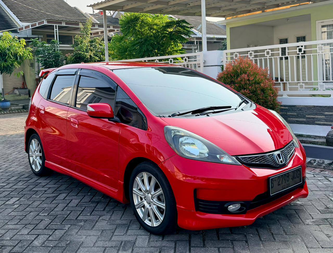 DIJUAL HONDA JAZZ RS 2012 MATIC MMC – SIAP PAKAI, PAJAK BARU!