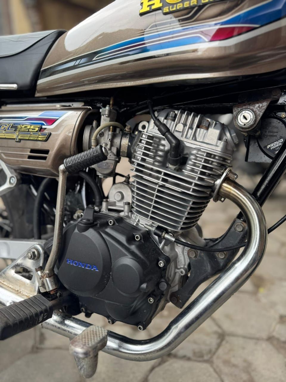 DIJUAL HONDA GL 100 1979 – KLASIK LEGENDARIS, MESIN TIGER, SIAP GAS!