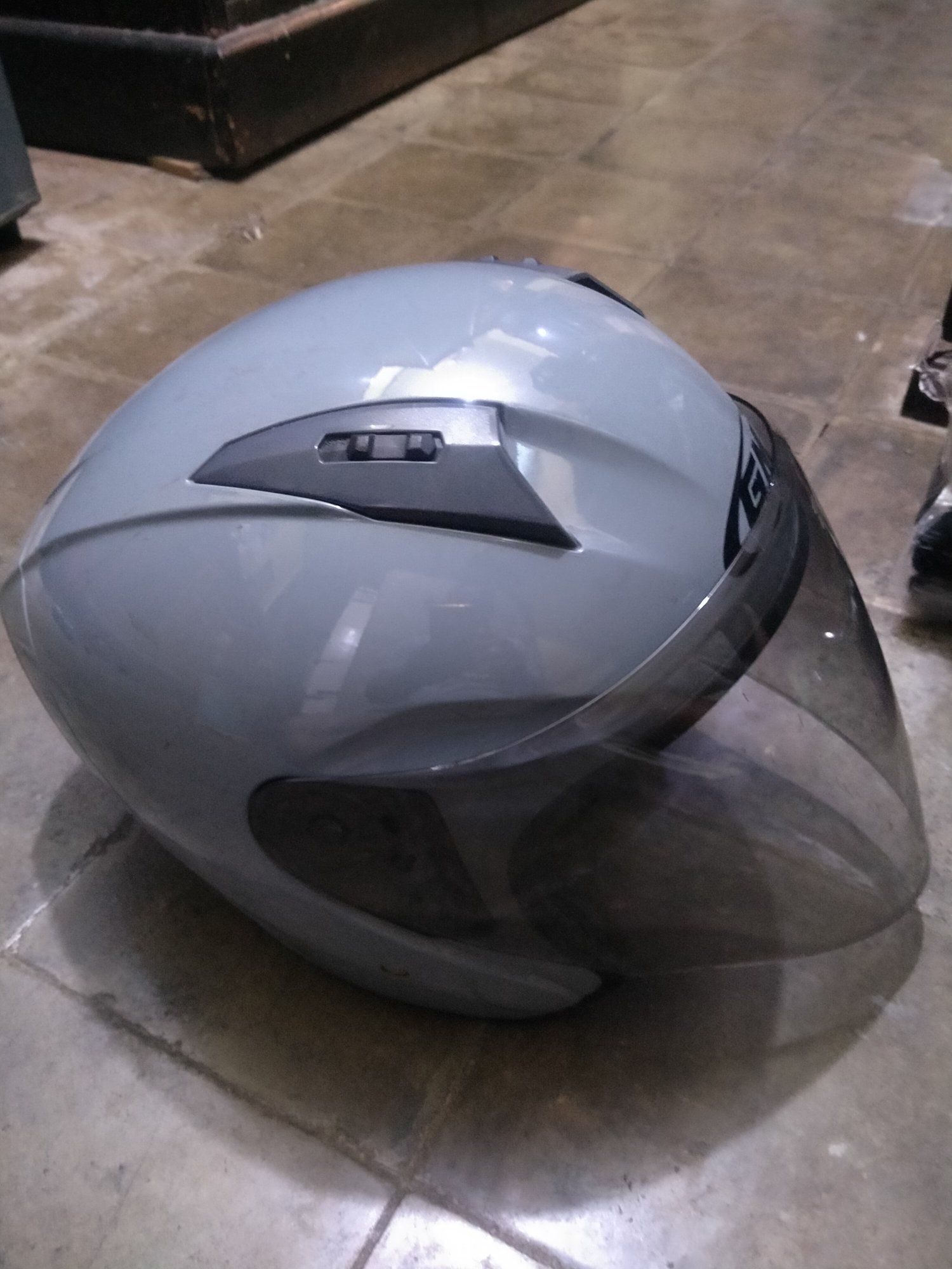 JUAL CEPAT! Helm GM Original – Pemakaian Ringan, Aman & Nyaman