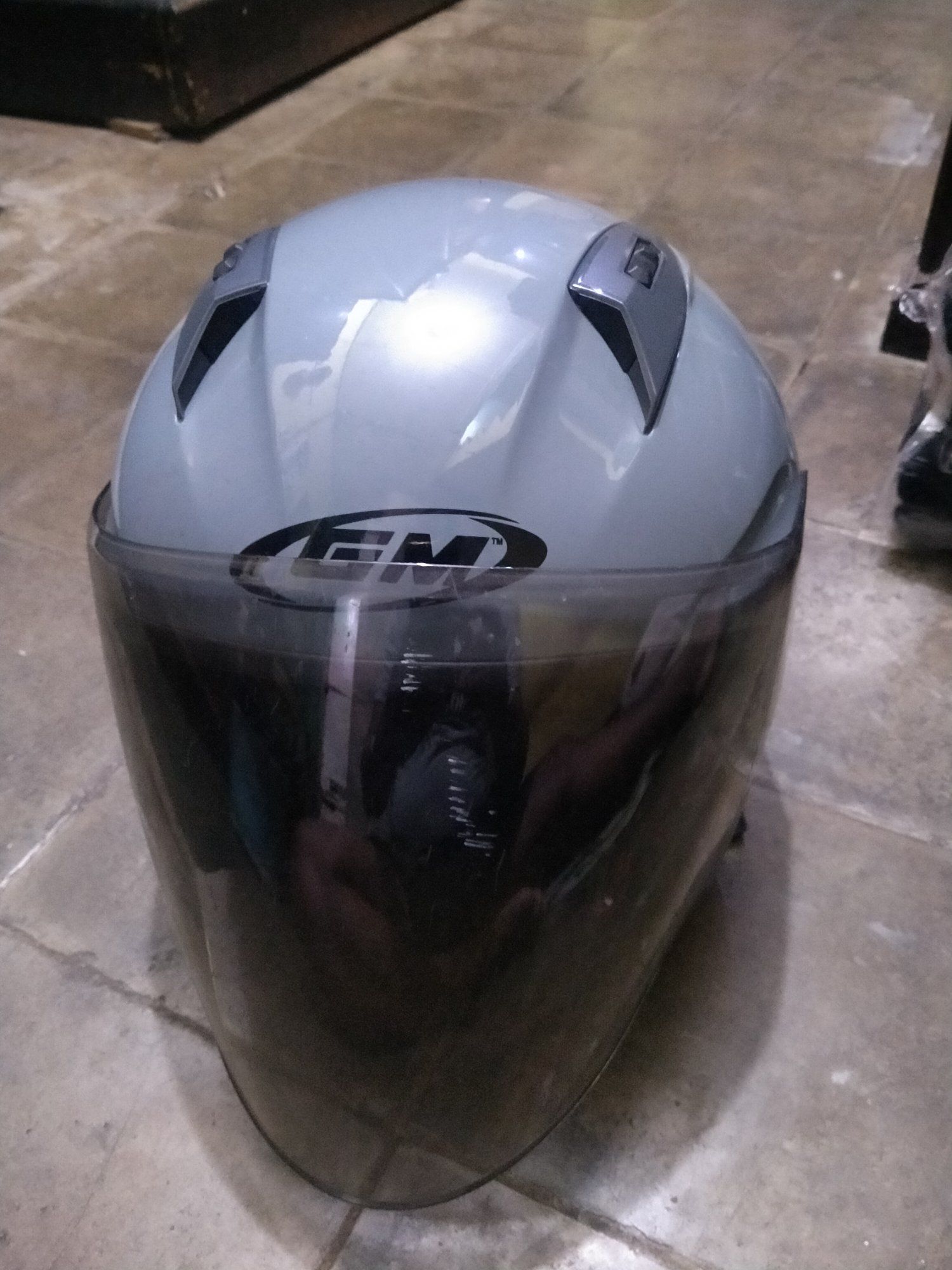 JUAL CEPAT! Helm GM Original – Pemakaian Ringan, Aman & Nyaman