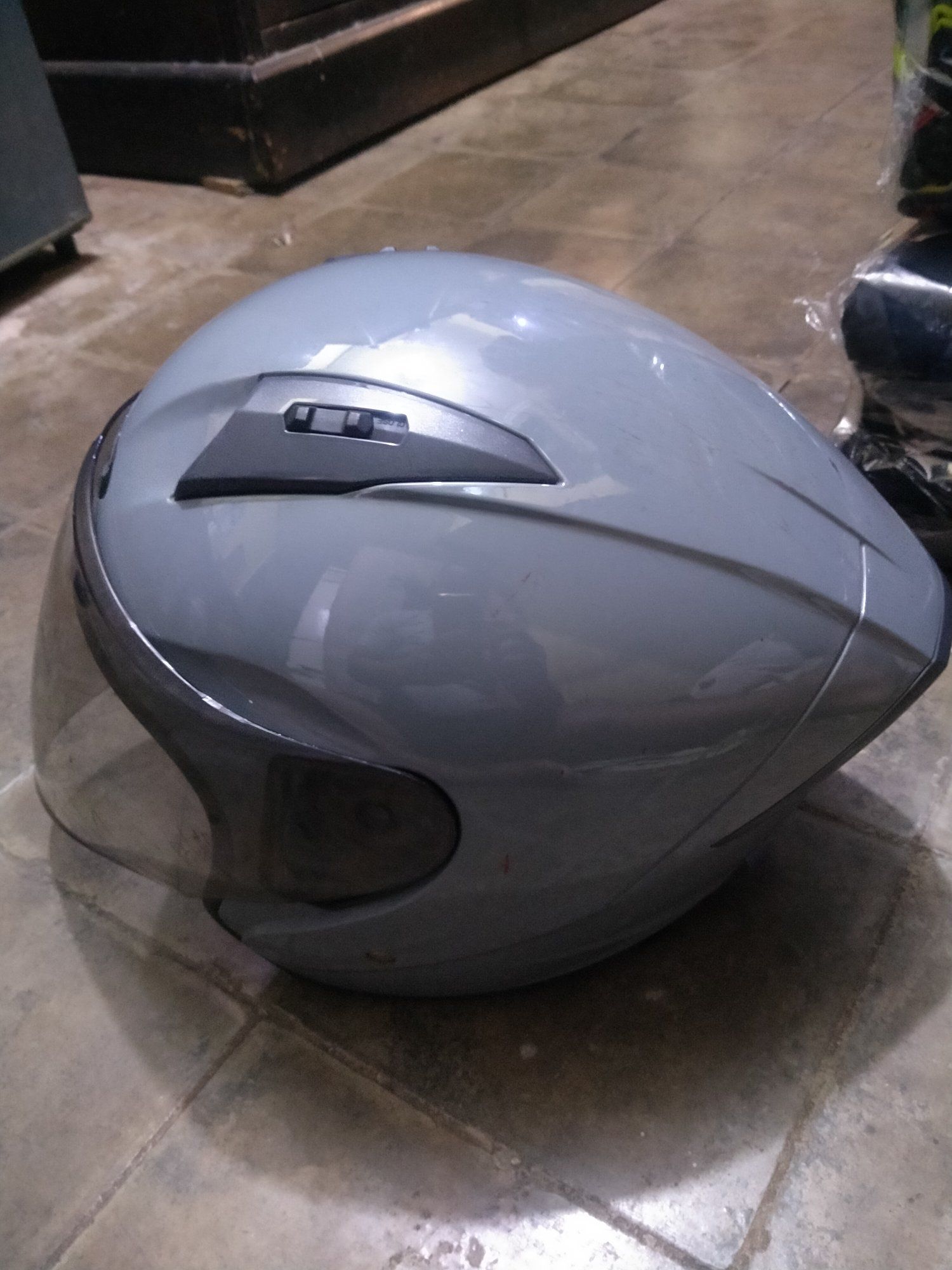JUAL CEPAT! Helm GM Original – Pemakaian Ringan, Aman & Nyaman