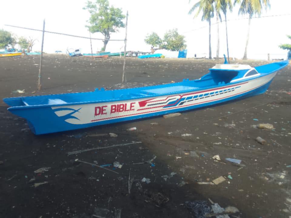 Terima Pesanan Perahu Fiber Berbagai Model & Ukuran – Kuat, Rapi