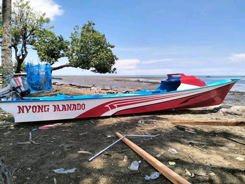 Terima Pesanan Perahu Fiber Berbagai Model & Ukuran – Kuat, Rapi