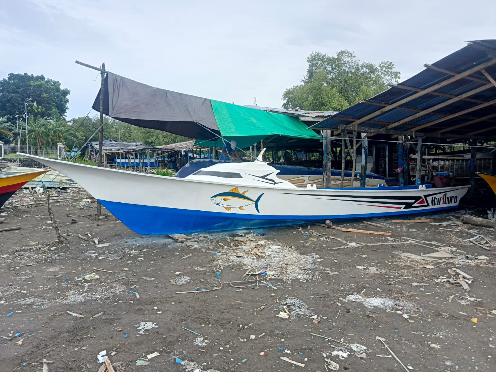 Terima Pesanan Perahu Fiber Berbagai Model & Ukuran – Kuat, Rapi
