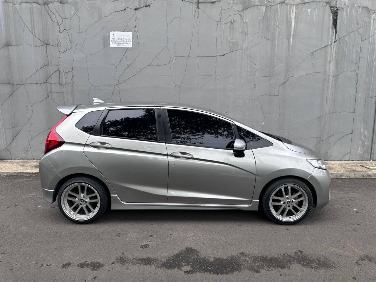 DIJUAL HONDA JAZZ RS GK5 2017 – MATIC RESPONSIVE, SIAP PAKAI! 🚗
