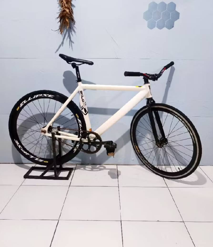 🚲 Fixie Soloist 77 Gen 2 Sz 52 – Mulus, Ringan, Siap Goes!