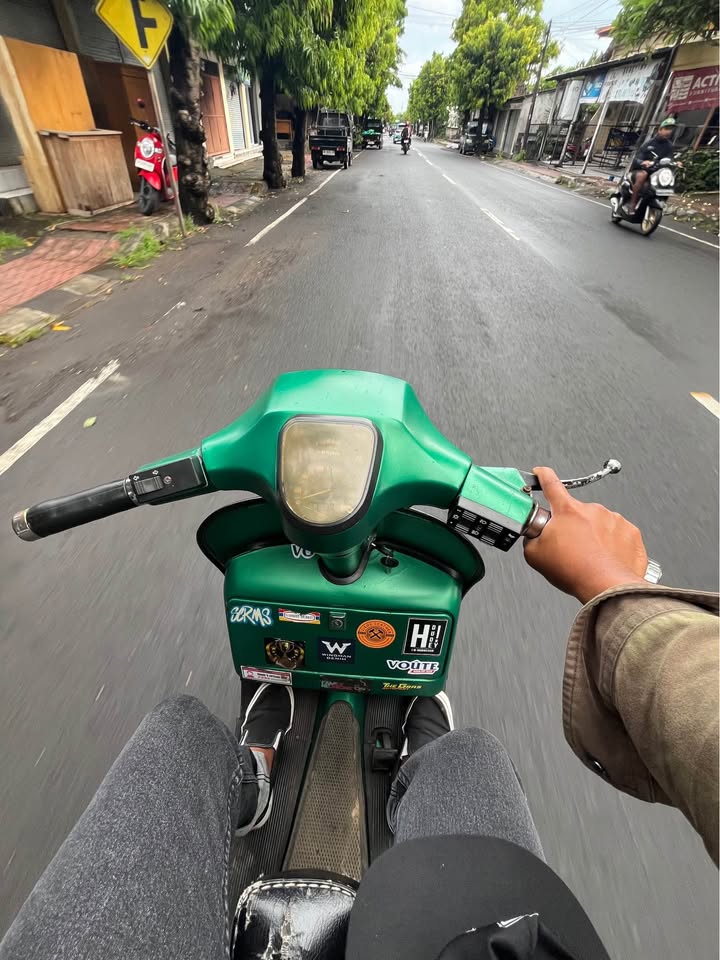 DIJUAL CEPAT VESPA PX – SURAT LENGKAP, MESIN SEHAT, KELISTRIKAN NORMAL 🚨
