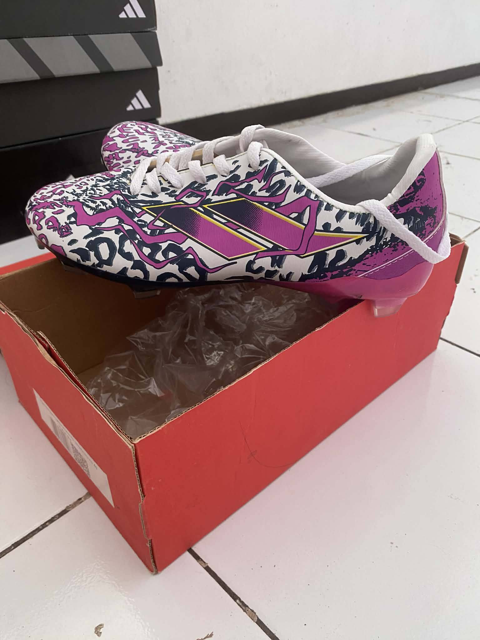 JUAL BELI SEPATU BOLA & FUTSAL BANDUNG RAYA – CIMAHI