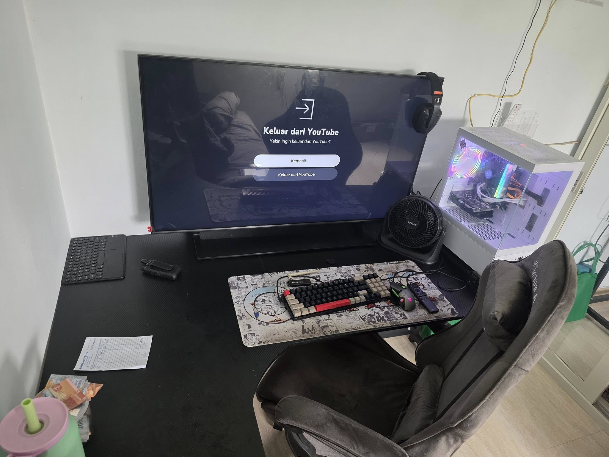 DIJUAL CEPAT! SET GAMING PREMIUM – MEJA CARBON + KURSI KUCA 🔥