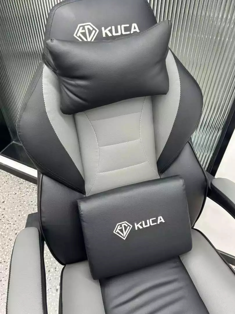 🪑 Kursi Gaming Kulit Empuk – Nyaman, Kuat, Siap Tempur!