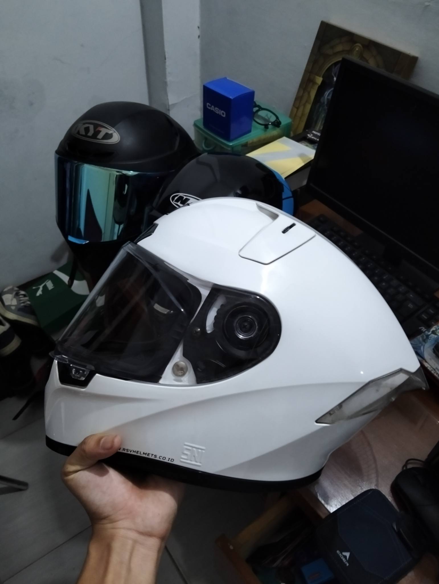 JUAL HELM PREMIUM BEKAS RASA BARU – KONDISI MULUS SIAP GAS 🔥