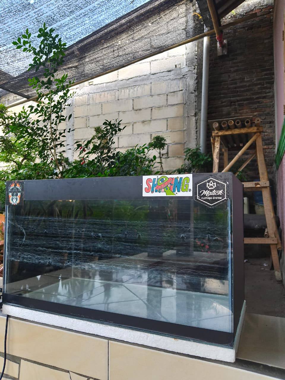 Aquarium Minimalis Siap Pakai Ukuran 45x25 + Lampu LED 30 cm – Kondisi Terawat
