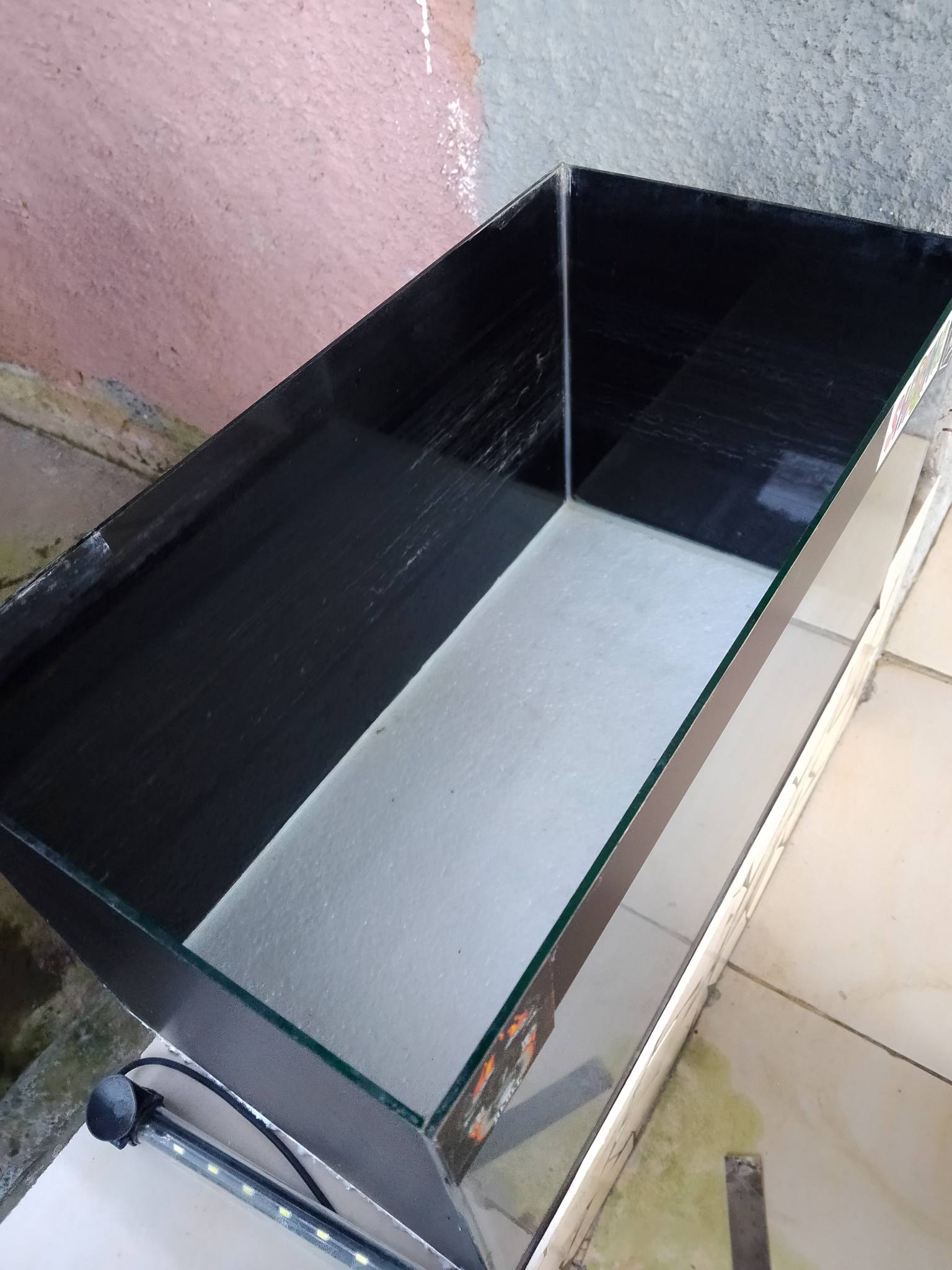 Aquarium Minimalis Siap Pakai Ukuran 45x25 + Lampu LED 30 cm – Kondisi Terawat