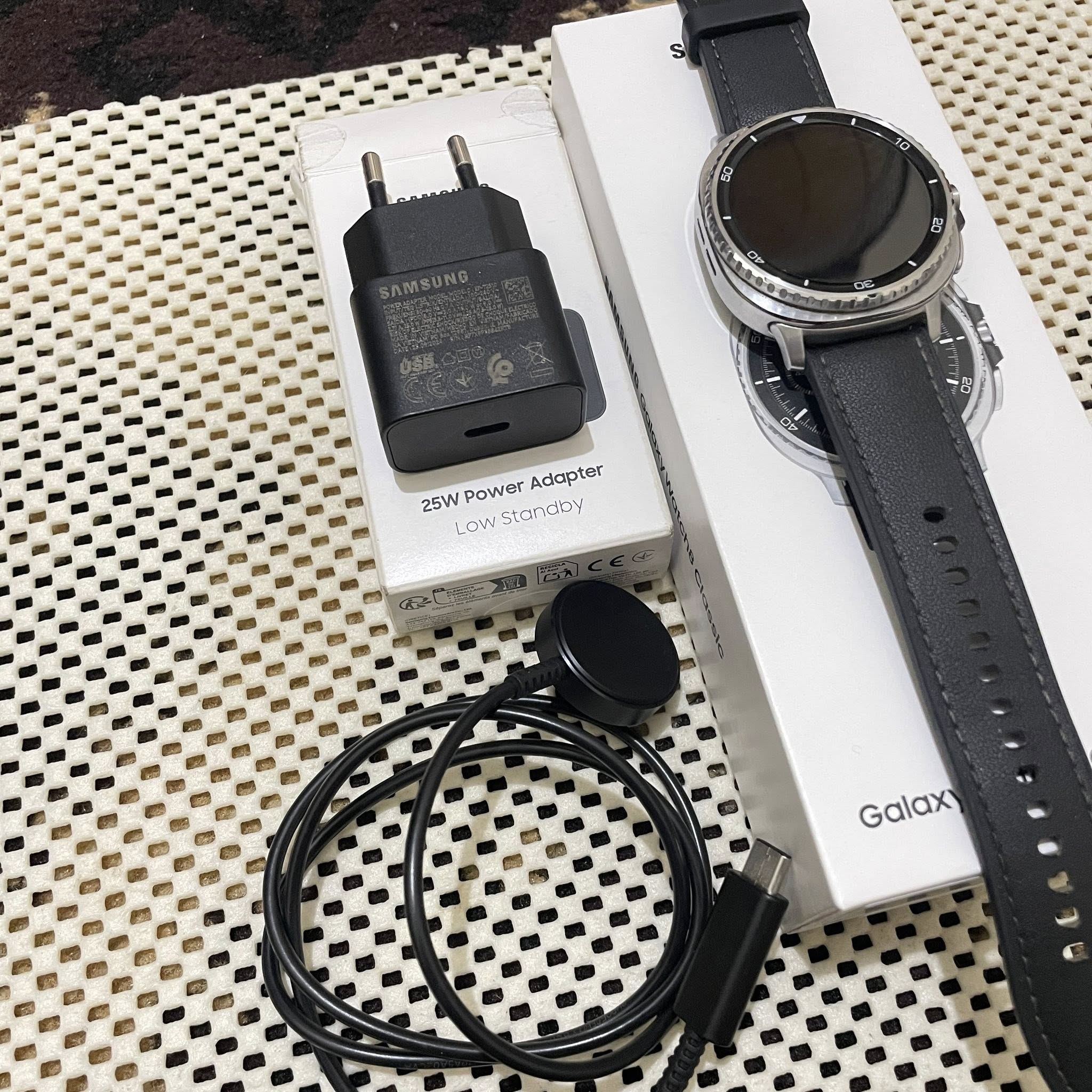 Samsung Galaxy Watch 8 Classic Black 46mm SEIN Resmi | Like New