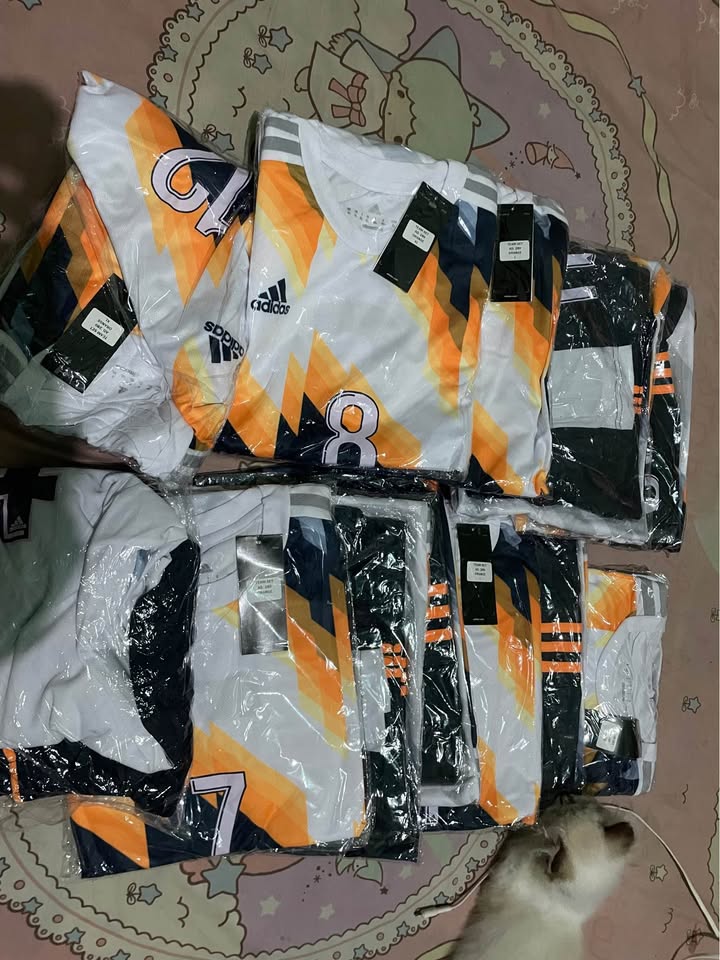 READY STOK!! Set Baju Bola + Celana Keren - Tersedia 12 Pasang Siap Kirim!
