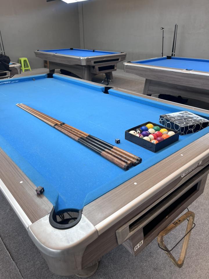 DIJUAL CEPAT! Meja Biliar Lokal 9FT Second Berkualitas – Ready 5 Unit