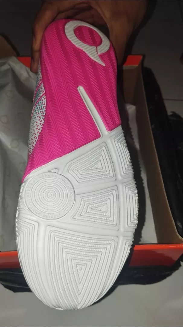 JUALRUGI Sepatu Futsal Ortuseight Sirius IN White/Pink – Like New!