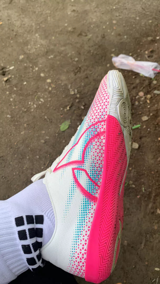 JUALRUGI Sepatu Futsal Ortuseight Sirius IN White/Pink – Like New!
