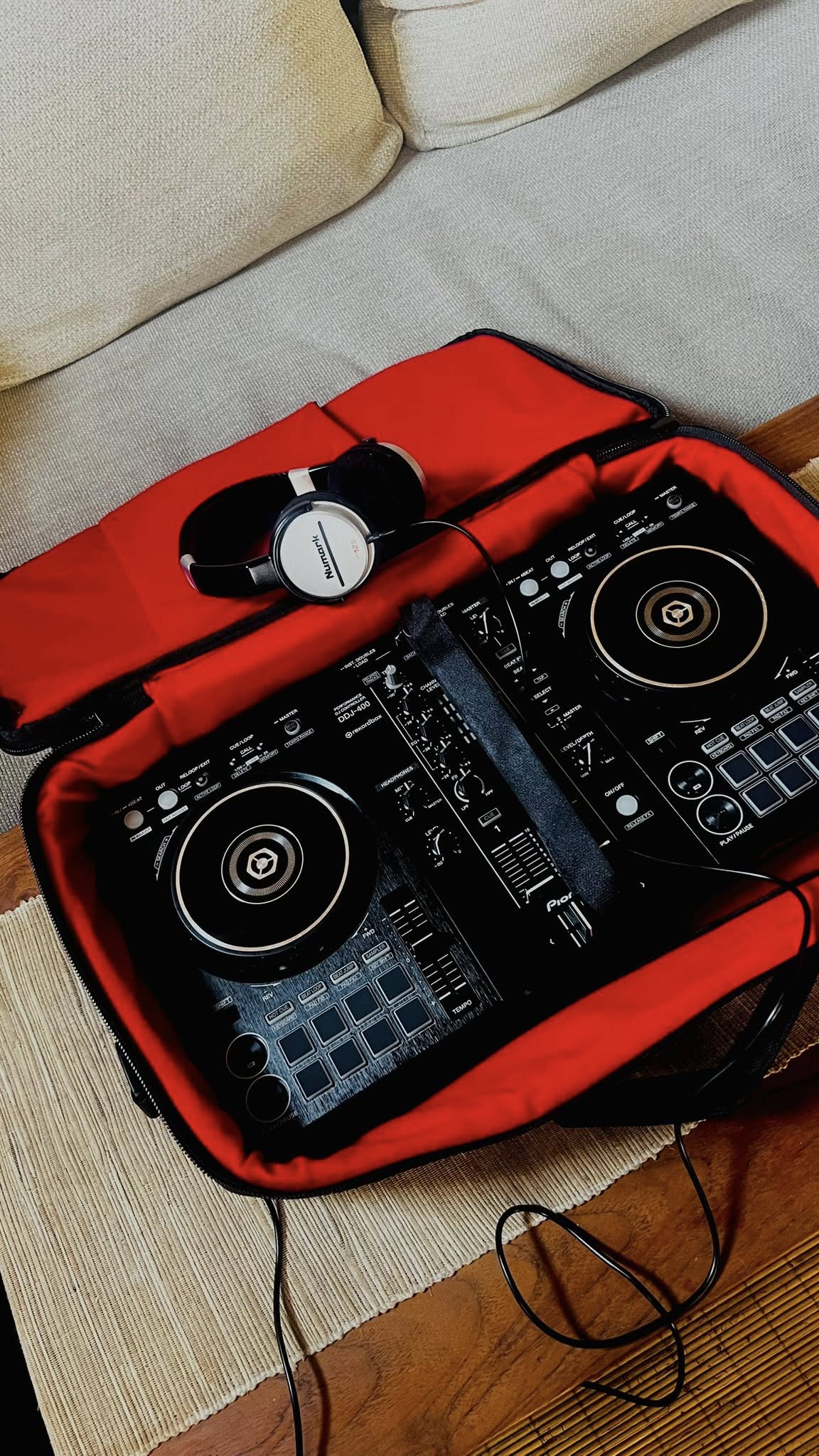 JUAL DDJ-400 LIKE NEW – FULL BONUS, SIAP PAKAI! 🎧
