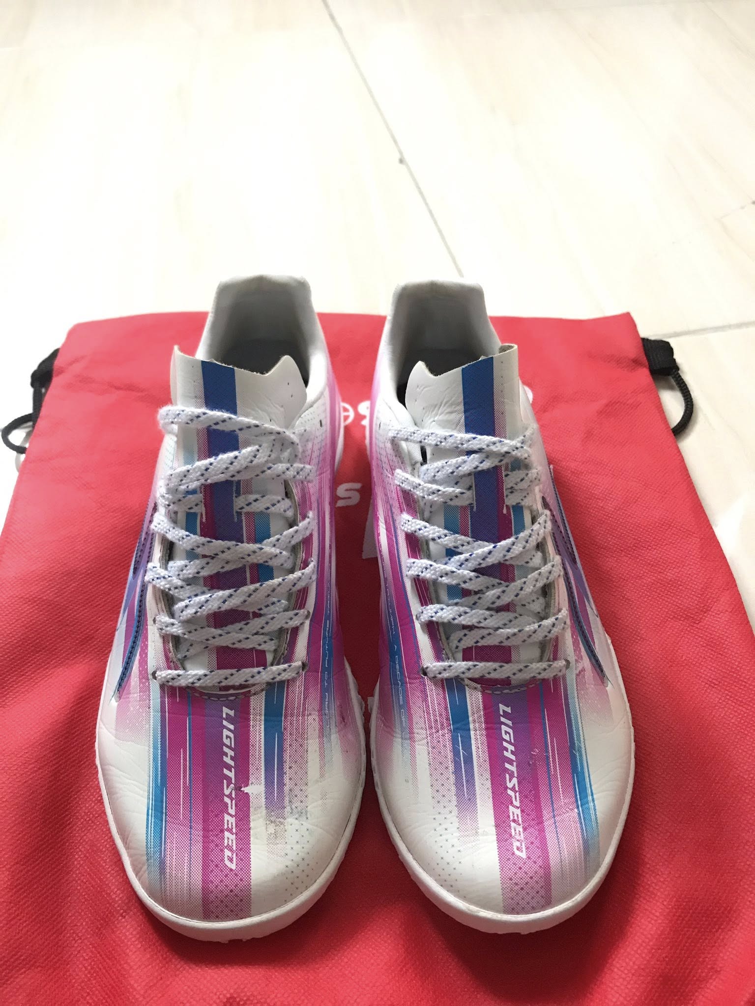 JUAL / TT SEPATU FUTSAL KONDISI 98% – MULUS, FULL SET, SIAP GAS! 🔥