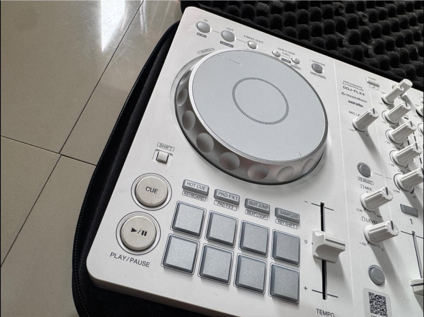 WTS Pioneer DJ DDJ-FLX4-W White Edition 🤍 | Mulus & Siap Gas