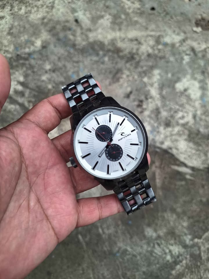 ⏱️ Ripcurl Detroit Original – Kondisi Mulus Siap Pakai ⏱️