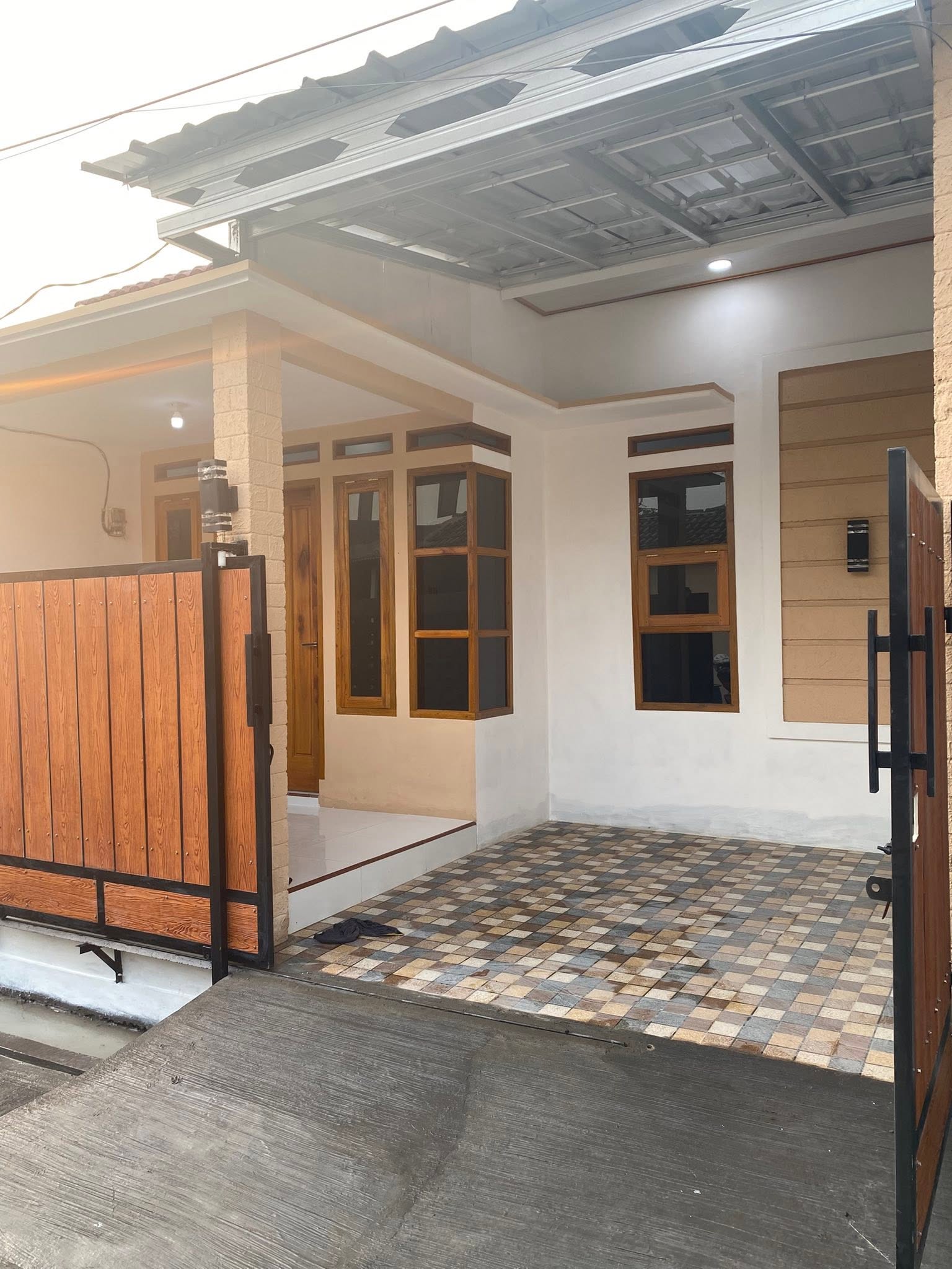 Dijual Rumah Nyaman & Strategis di Perumahan Mega Regency – Blok H4 No. 2