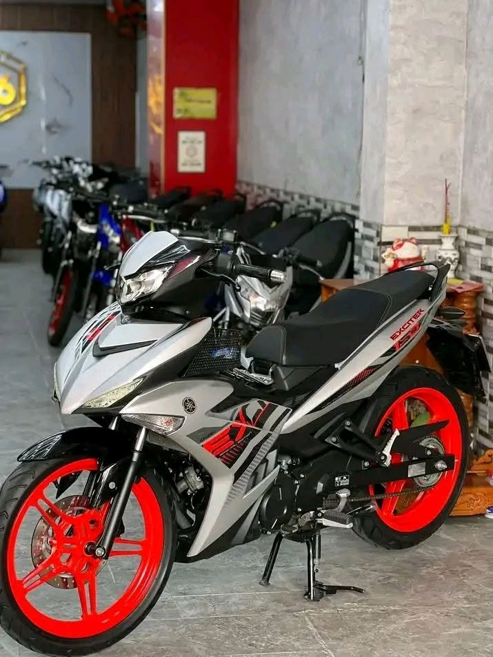 DI JUAL CEPAT‼️ Yamaha MX KING V2 Tahun 2025 – Kondisi Mulus Seperti Baru