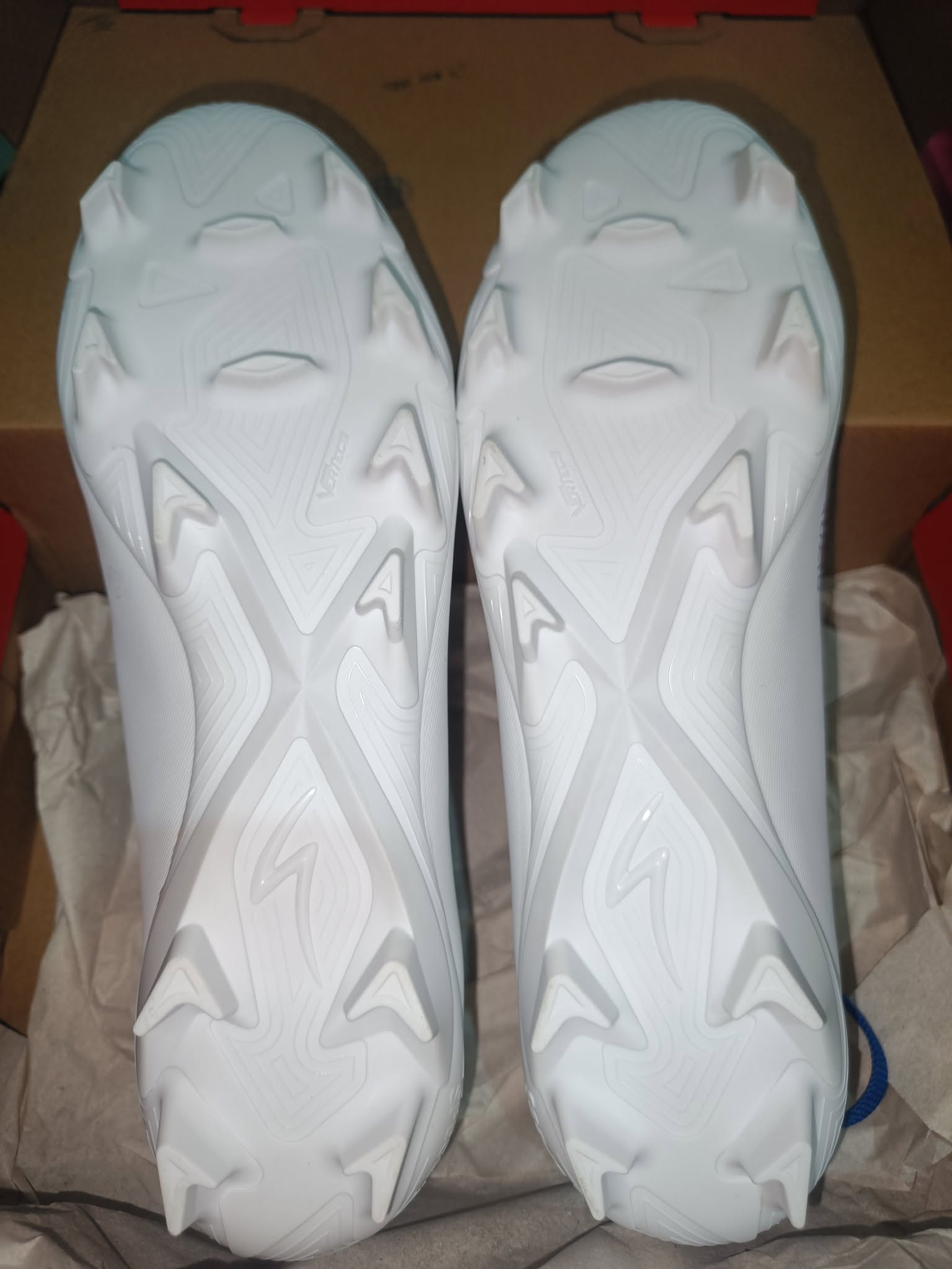 Jual Cepat Sepatu Sepak Bola SPECS Rhythm FG White / Dazzling Blue