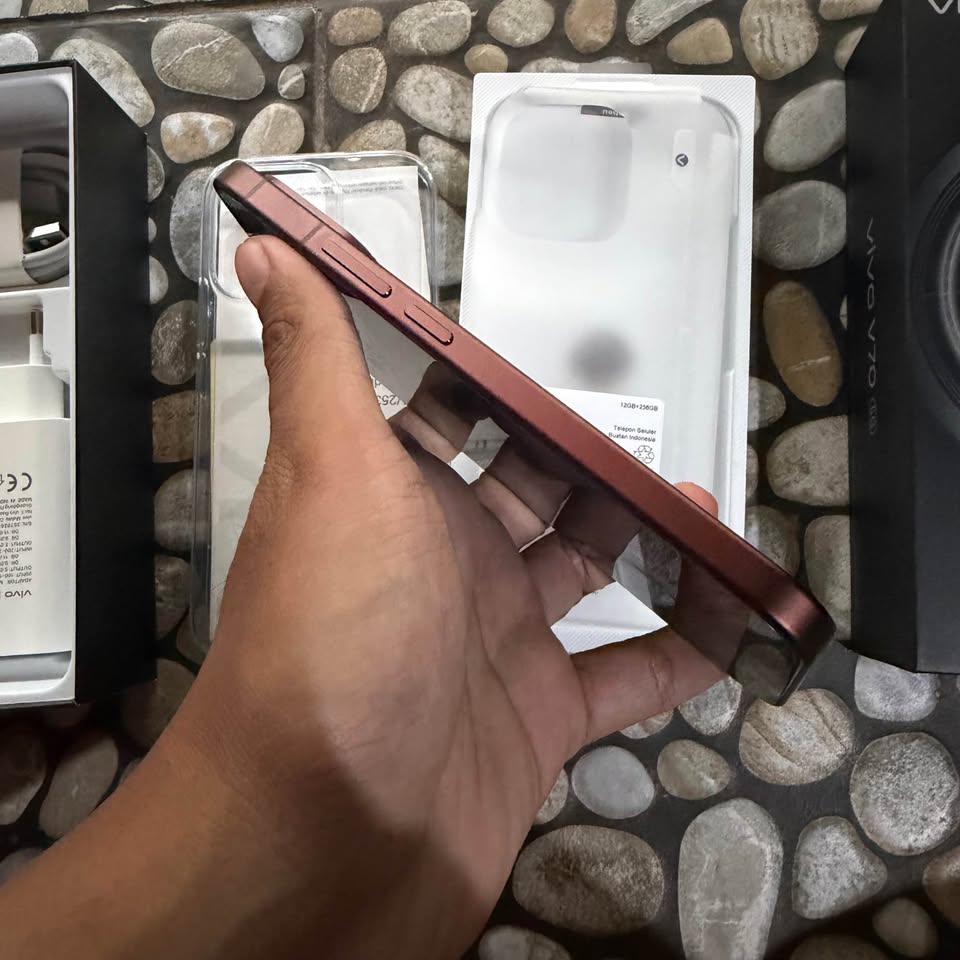Jual / Tukar Tambah Vivo V70 5G 12/256GB Fullset – Garansi Resmi