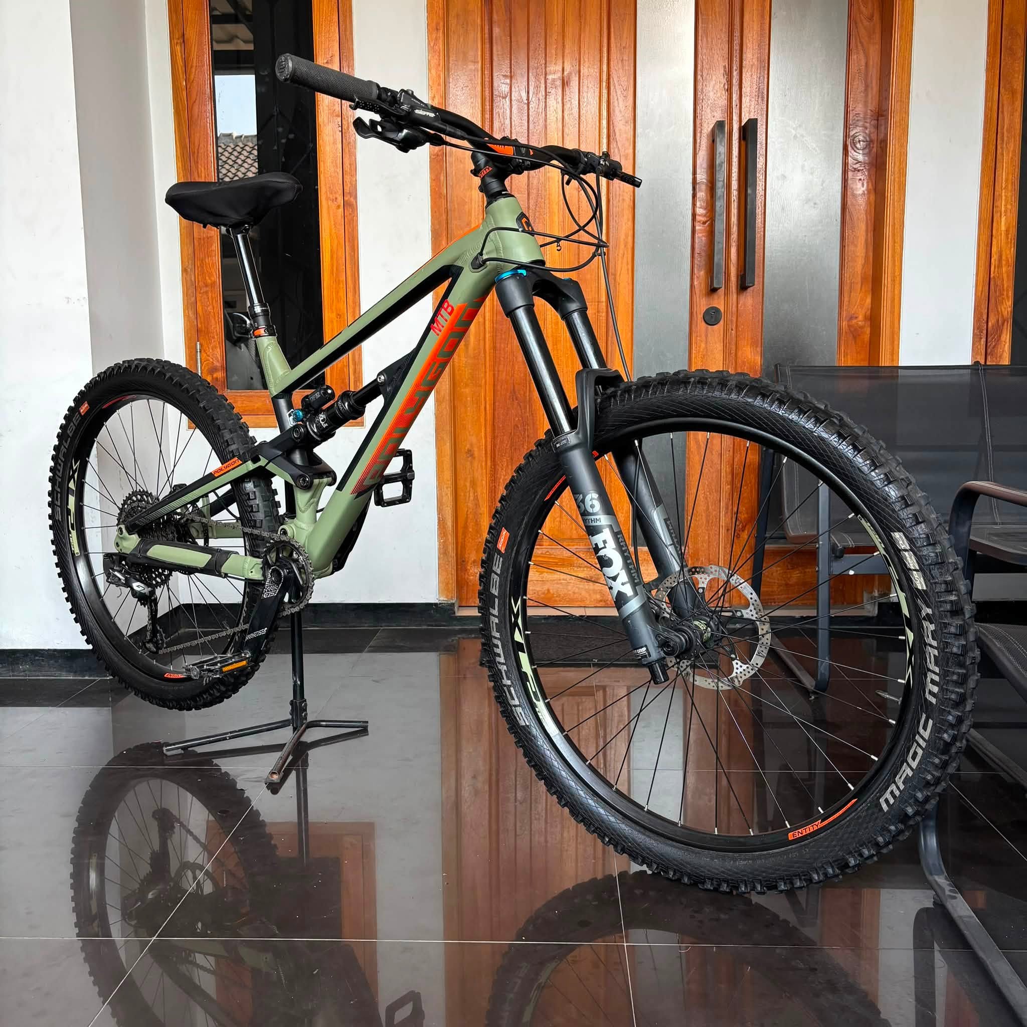 Polygon Siskiu N9 Original Pabrik Size M 27.5 – Mulus, Siap Gas! 🔥