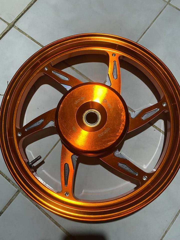Velg VND Sixstar Ring 14 Mulus – Kondisi Aman, Siap Pakai, Harga Bersahabat!