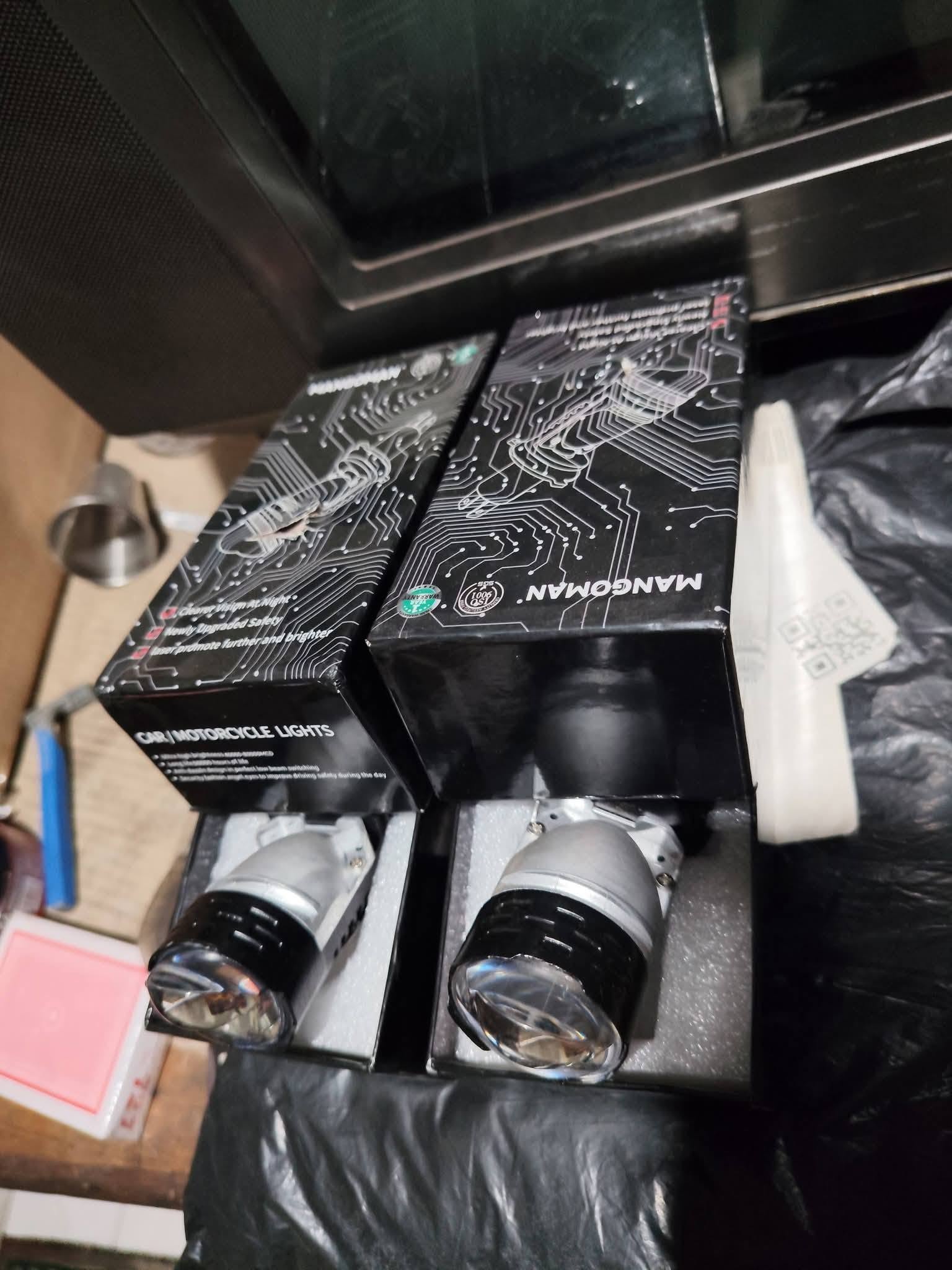 Lampu LED 12V Motor/Mobil – Baru, Belum Pernah Dipakai, Harga Nego Tipis!
