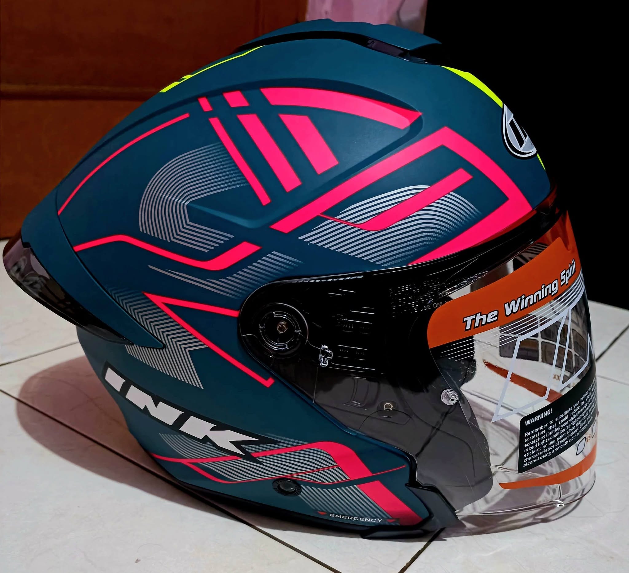 Jual Helm Size M – Kondisi Bagus, Dijual Karena Kekecilan