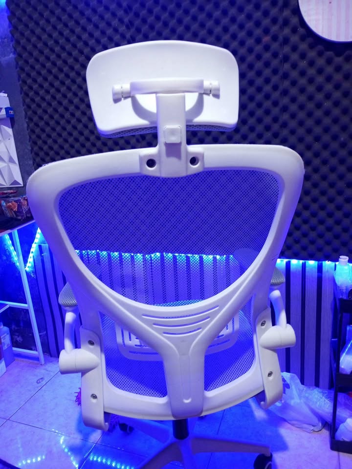Dijual Kursi Gaming Premium – Mulus, No Minus, Siap Pakai! 🔥