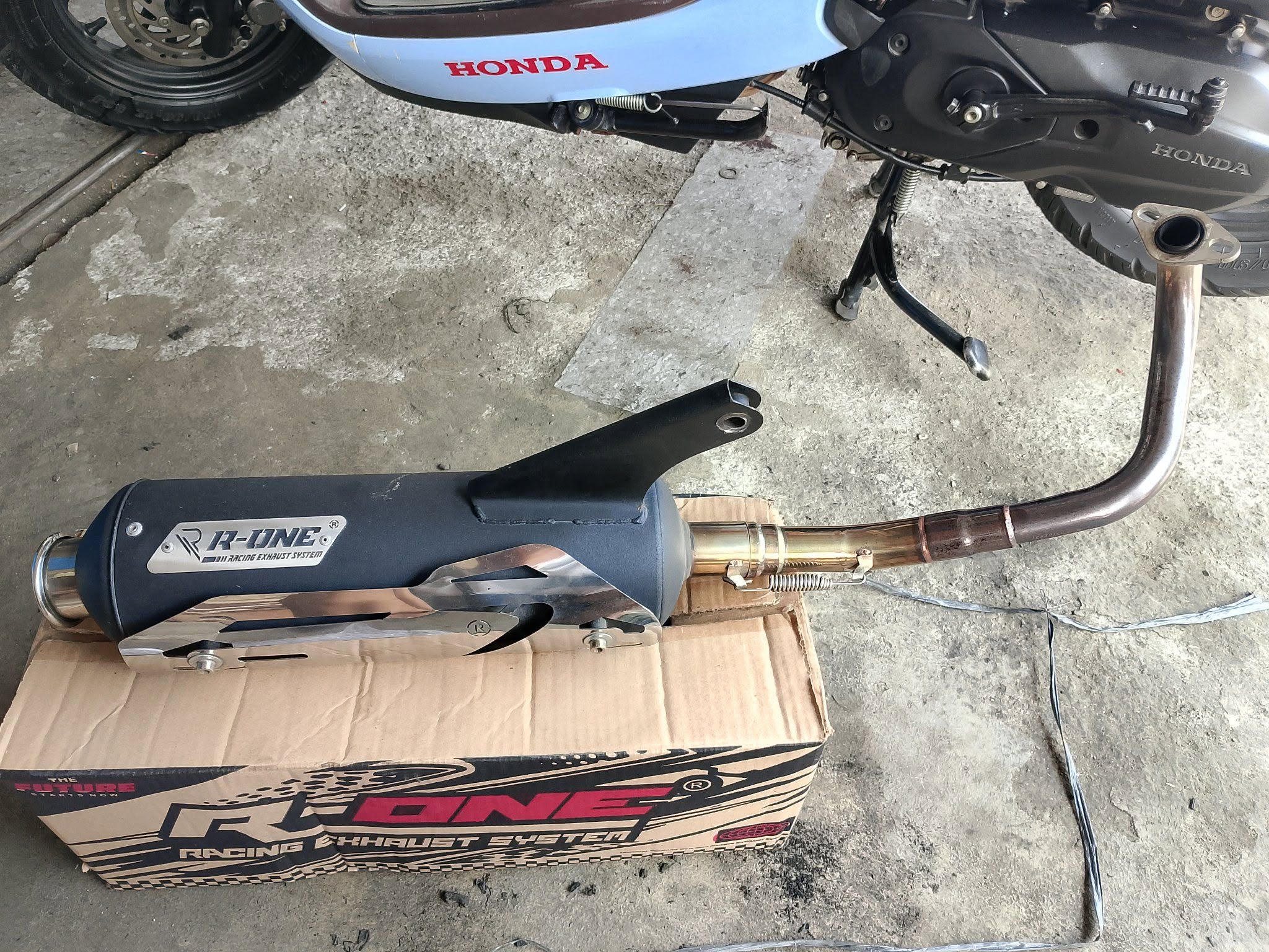 Dijual Gaduh R One V2 EK – Suara Padat, Ngebas Adem, Bekas Pakai Scoopy!
